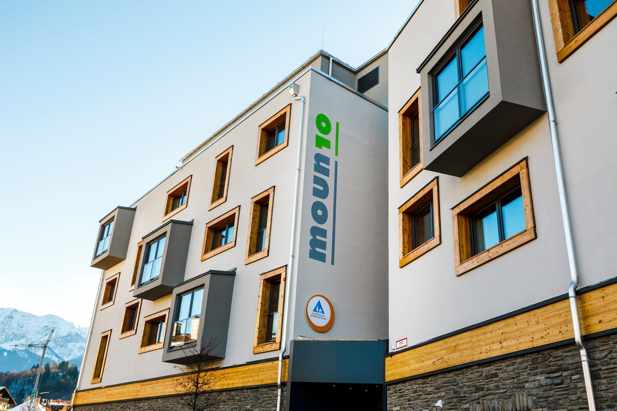 moun10 Youth Hostel